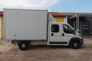 Furgone Peugeot BOXER con carico + 7 posti