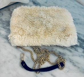 Borsa di pelliccia bianca
