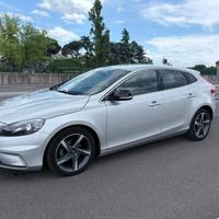 Volvo V40 D2 R-Design