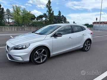Volvo V40 D2 R-Design