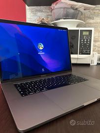 MacBook Pro 15 Touch Bar 2016 i7 16GB 512 GB