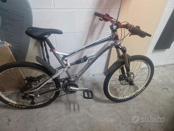 Mountain bike Lapierre MTB enduro