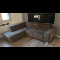 Divano angolare dx Sme 250 x 200 cm.