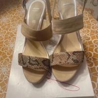 Sandali Bata donna con zeppa e tacco