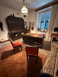 Studio in legno intarsiato