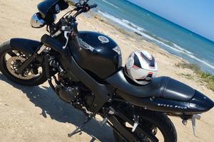 Triumph Speed four 600