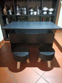 Tavolino soggiorno apribile IKEA e sgabelli