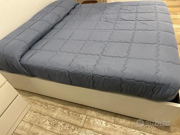 Letto matrimoniale contenitore con materasso