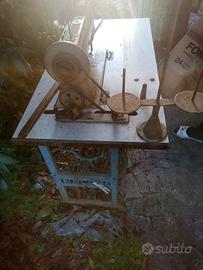 macchina per cucire necchi