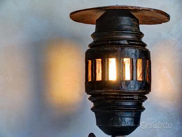 Lampada etnica in legno massello