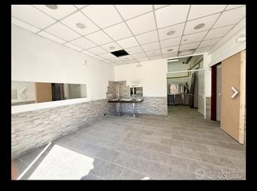 Locale ristrutturato parzialmente arredato