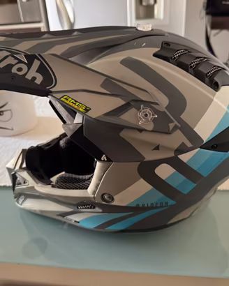 Casco airoh aviator