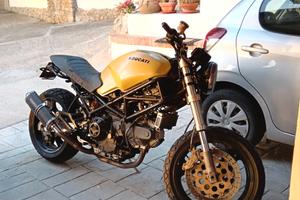 Ducati Monster 900