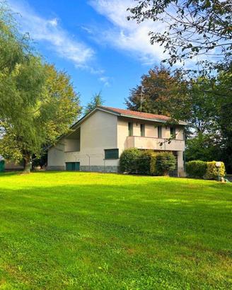 Villa di 382 m² con 4 locali e box auto doppio a S