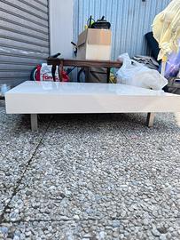 Tavolo da salotto bianco