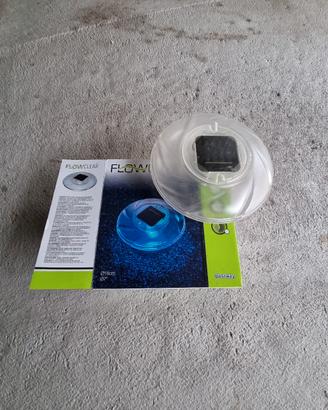 lampada solare piscina
