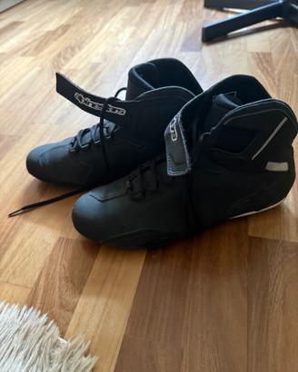 scarpe alpinestar da moto