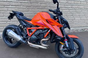 1390 Superduke R