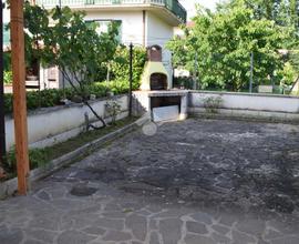 VILLA A SCHIERA A TAGLIACOZZO