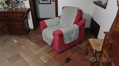 poltrona  elettricamente reclinabile.