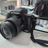 Mirrorless Canon M50 con borsa e SD 3 batterie