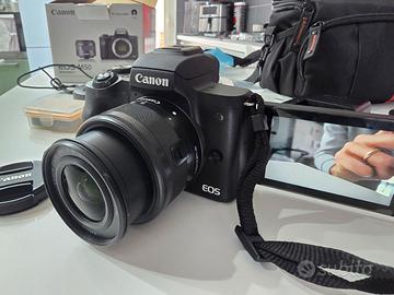 Mirrorless Canon M50 con borsa e SD 3 batterie