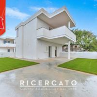 Piano terra bifamiliare con giardino di nuovo real