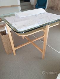 Tavolo ufficio o negozio