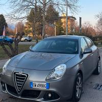 Alfa Romeo Giulietta Benzina - GPL (neopatentati)