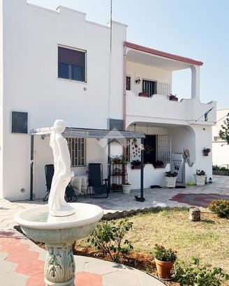VILLA SINGOLA A TORCHIAROLO