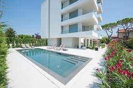 MODERNO QUADRILOCALE CON PISCINA ZONA P.ZZA AURORA