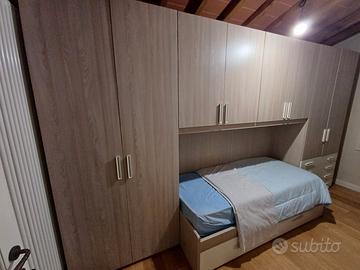 Armadio a ponte 8 ante