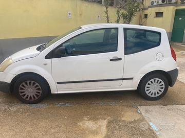 Citroen C2, turbo diesel.