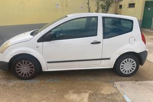 Citroen C2, turbo diesel.