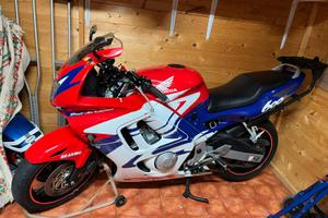 Moto CBR 600F Del 1998