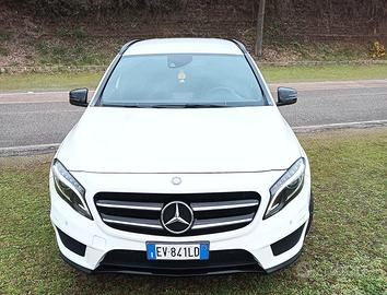 MERCEDES GLA 200D X156 PREMIUM AMG 