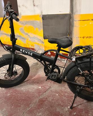 Fat bike elettrica pieghevole Revoe Dirt VTC 20"