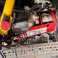 Paranco con supporto a bandiera