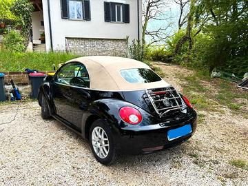 VOLKSWAGEN New Beetle