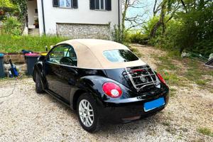 VOLKSWAGEN New Beetle