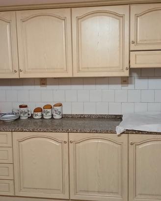 Cucina angolare in legno