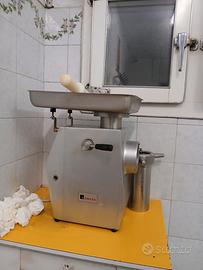 MACCHINA TRITACARNE  OMEGA  MACELLERIA/ GASTRONOMI