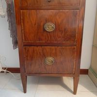 comodino antico dei primi del '900