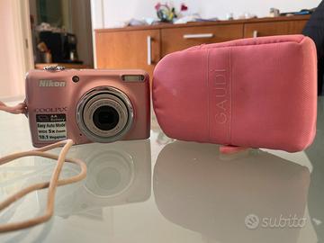 Fotocamera Nikon Coolpix L23 rosa compatta