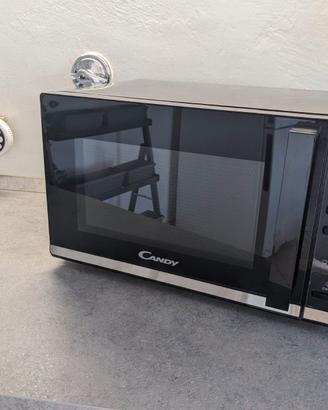 Microonde CANDY con Grill, 20 Litri, 700W
