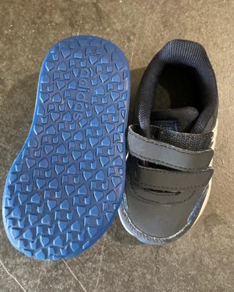Adidas bimbo/a