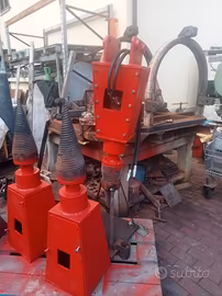 Spaccalegna a vite per escavatori