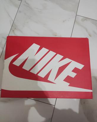 Nike White  39 