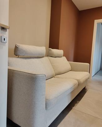 Divano 3 posti Ikea Parup con poggiatesta beige