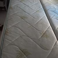 due materassi singoli prezzo 80 euro